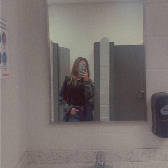 Meet your Posher, Meleana - Picture 1 of 1